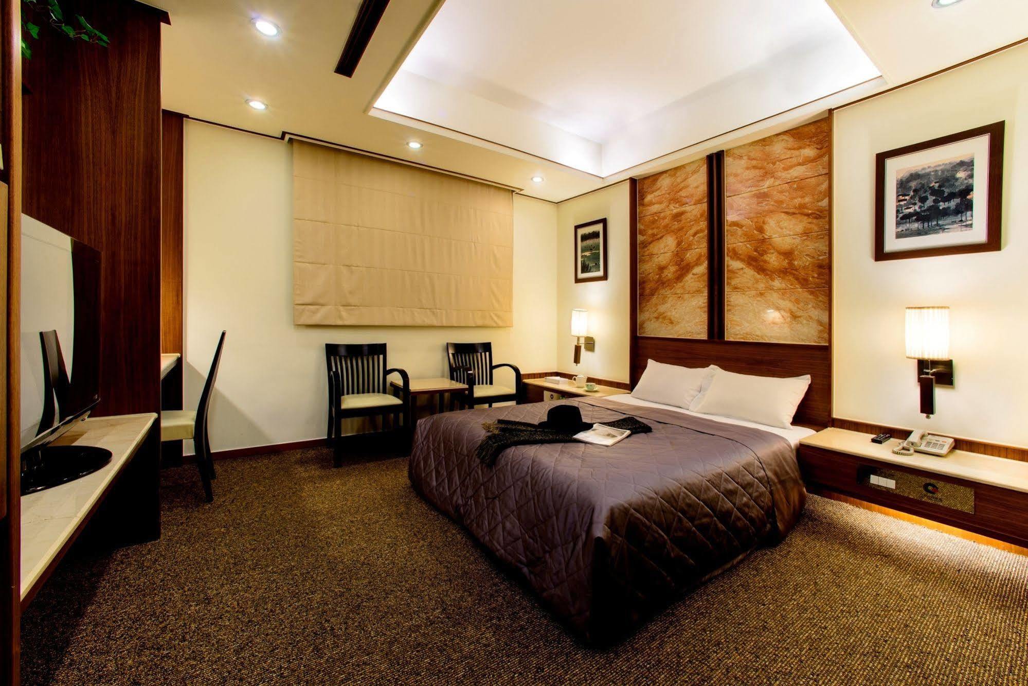 Kao Yuan Hotel - Zhong Shan Taichung Exteriör bild