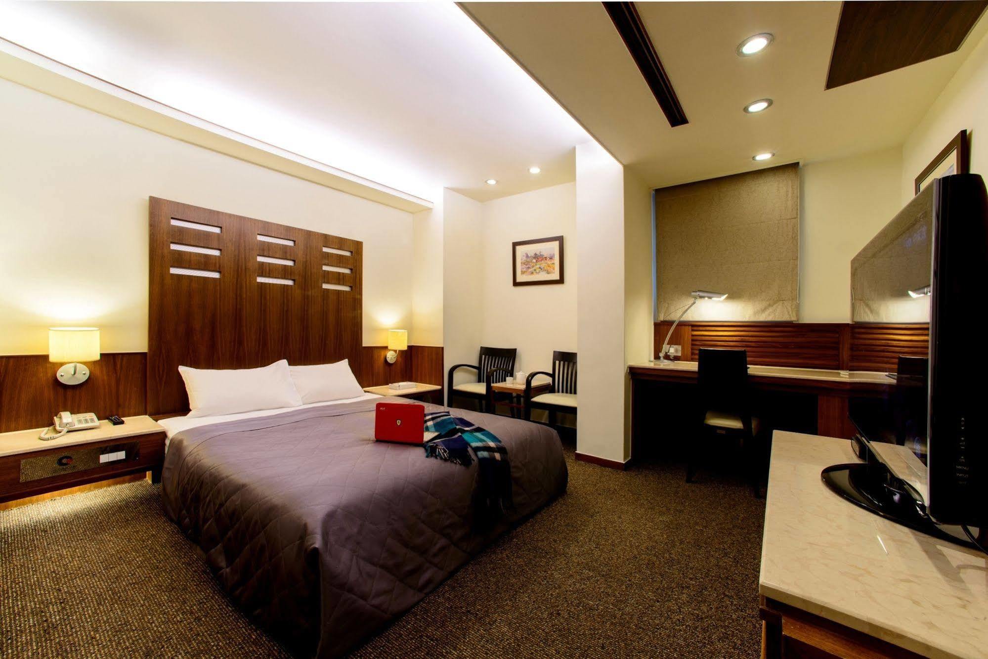 Kao Yuan Hotel - Zhong Shan Taichung Exteriör bild
