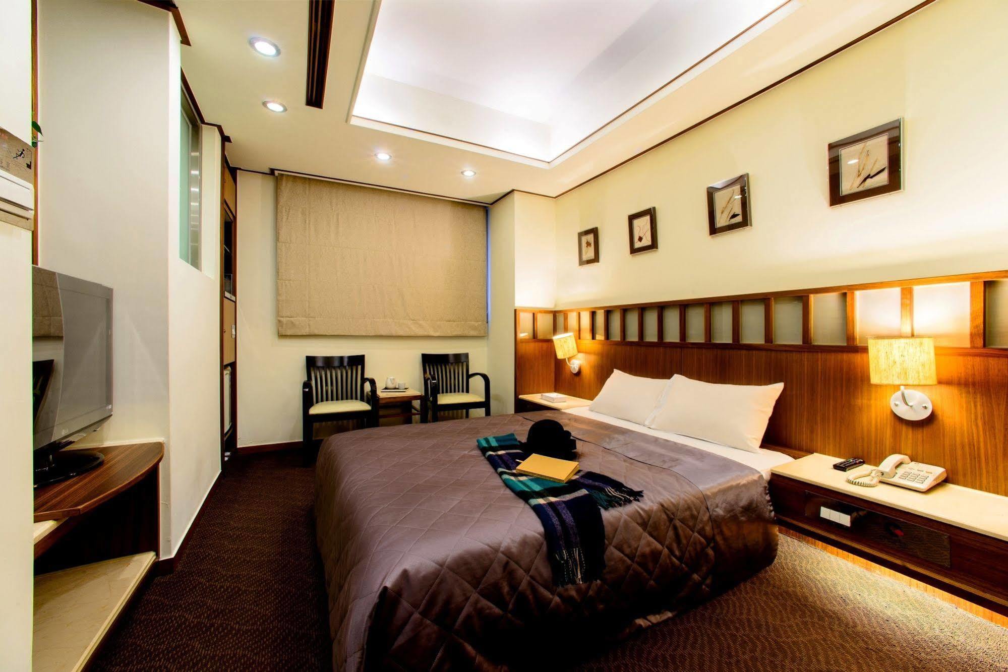 Kao Yuan Hotel - Zhong Shan Taichung Exteriör bild